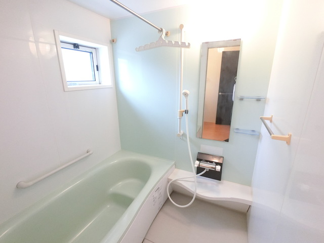 バス・シャワールーム　別部屋のお写真です！