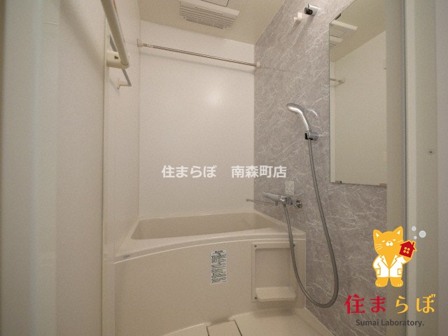 バス・シャワールーム　「見た目じゃなく、心に“しっくりくる”を大切に。」