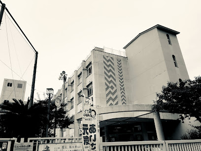 小学校　大阪市立九条東小学校（小学校）まで653m