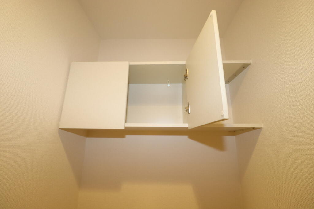その他設備　トイレの収納：別号室の写真