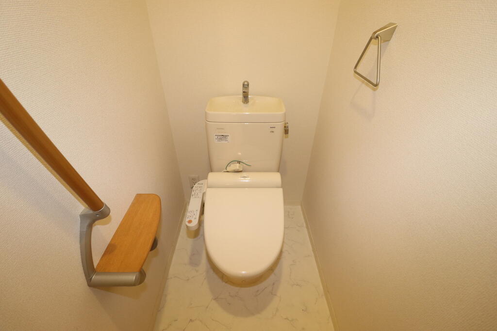 トイレ　トイレ：別号室の写真