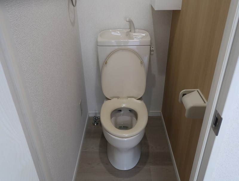 トイレ　同型タイプ(302号室)