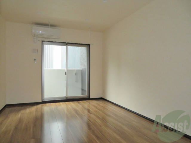 居室・リビング　こちらは別の角度から見たお部屋になりますねー。