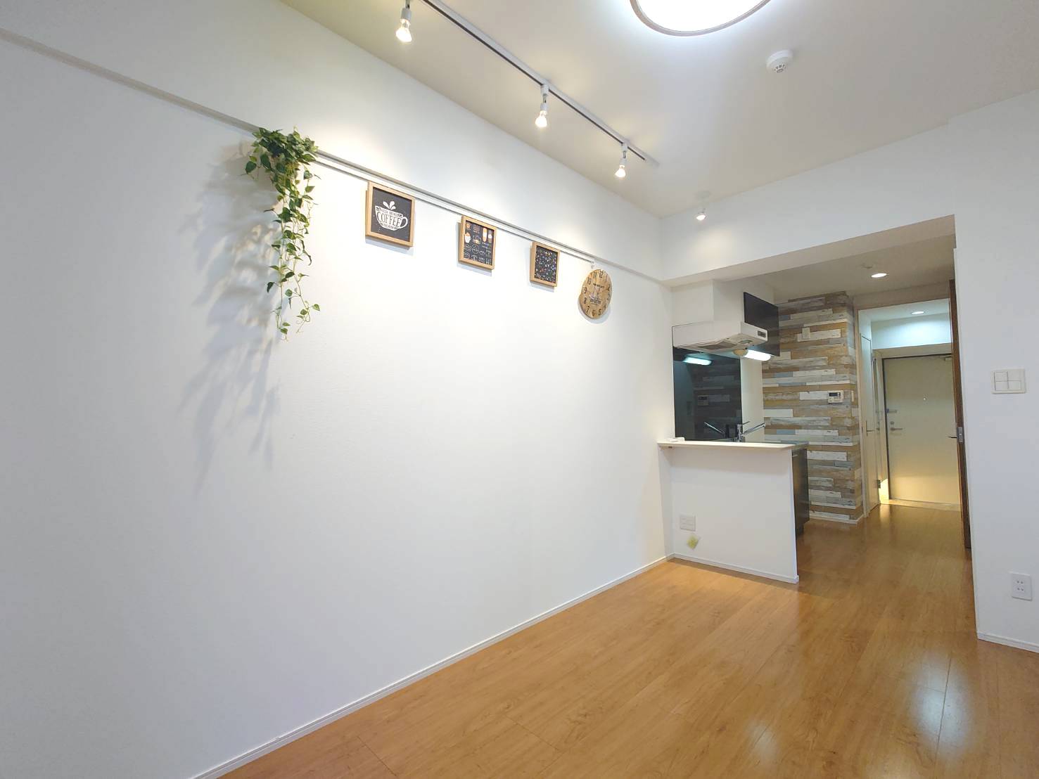 居室・リビング　照明・スポットライトサービス設置