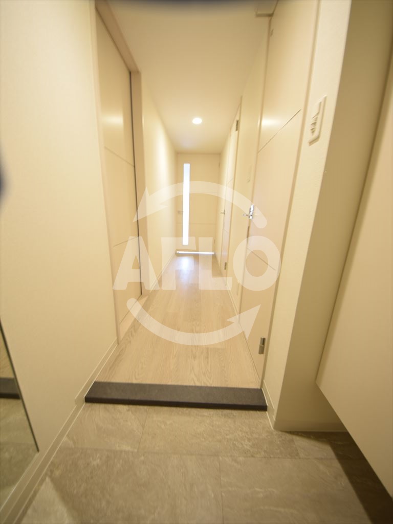 玄関　ウルバーノ　イリス　玄関