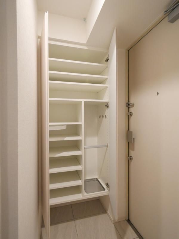 玄関　（別タイプ参考写真）セジョリ池袋本町　豊島区池袋本町２