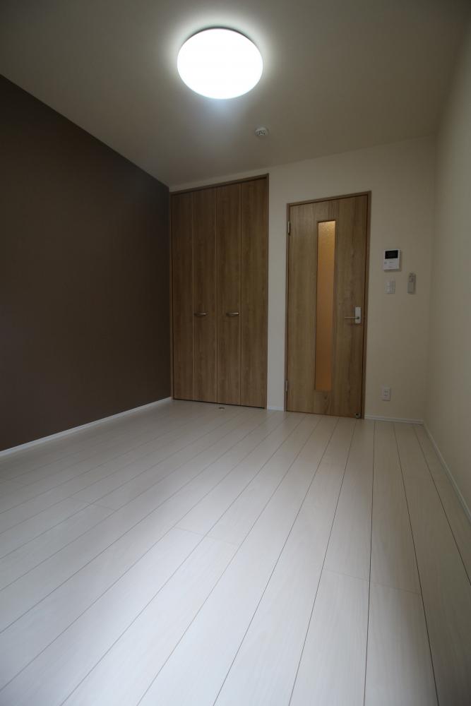 居室・リビング　別の部屋の写真です