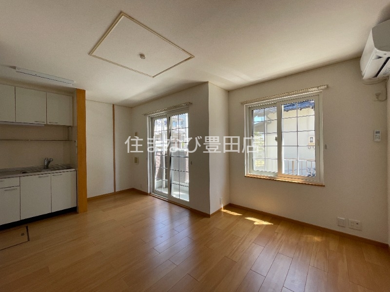 居室・リビング　同型別部屋写真