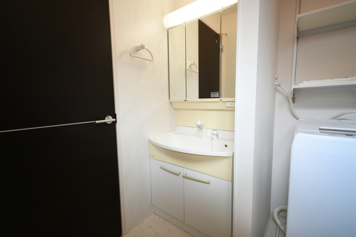 洗面設備　脱衣スペースもあります