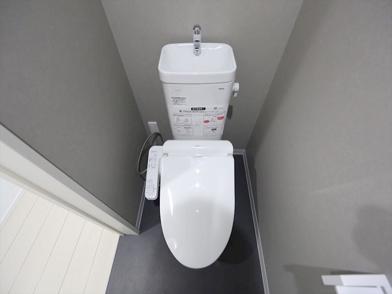 トイレ　温水洗浄暖房便座付トイレ