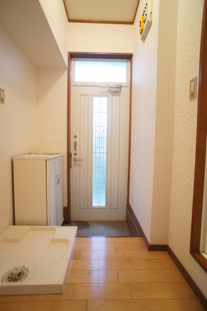 玄関　下駄箱付なので、玄関はいつでもスッキリ片付きますね☆