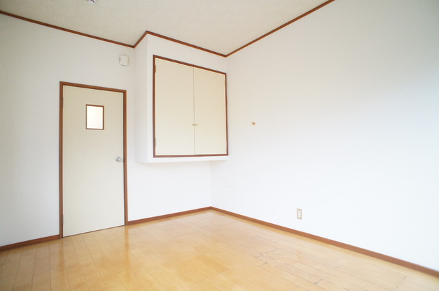 その他部屋・スペース　白を基調とした室内でお部屋を明るく演出してくれます！