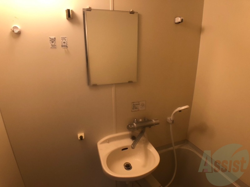 洗面設備　こちらに洗面台があります。朝の洗顔はこちらで。