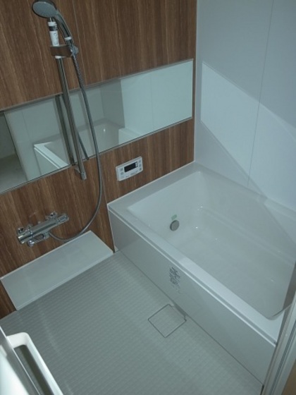 バス・シャワールーム　※別部屋の写真です