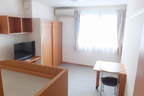 居室・リビング　家具家電付きのお部屋です。