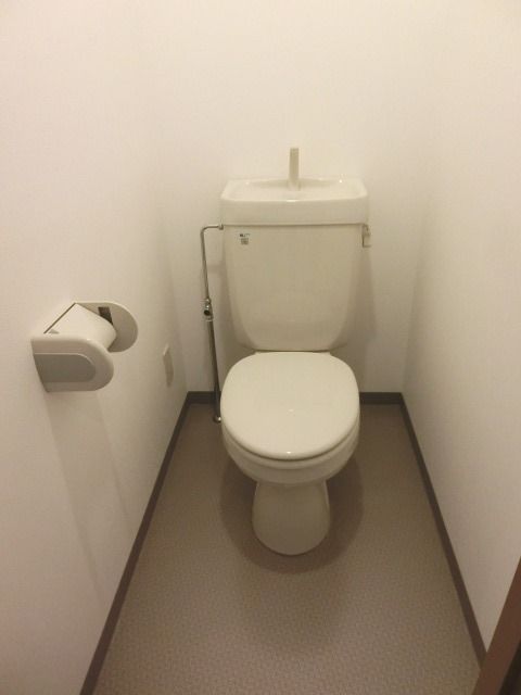 トイレ　シンプルなトイレです