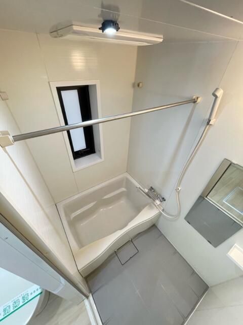 バス・シャワールーム　Ｂ・Ｔ別　シャワー　浴室乾燥機