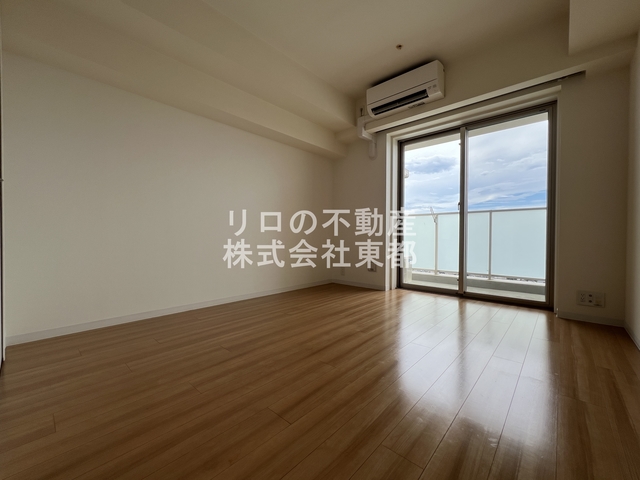 居室・リビング　南東に面した洋室は採光・通風に優れた心地よい空間です！