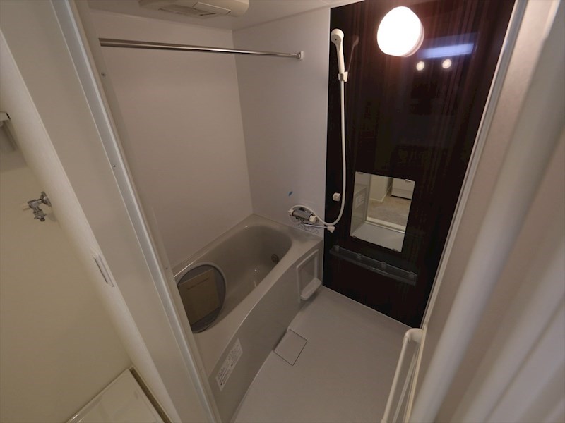 バス・シャワールーム　浴室暖房乾燥機付　追い焚き・オートバス機能付お風呂