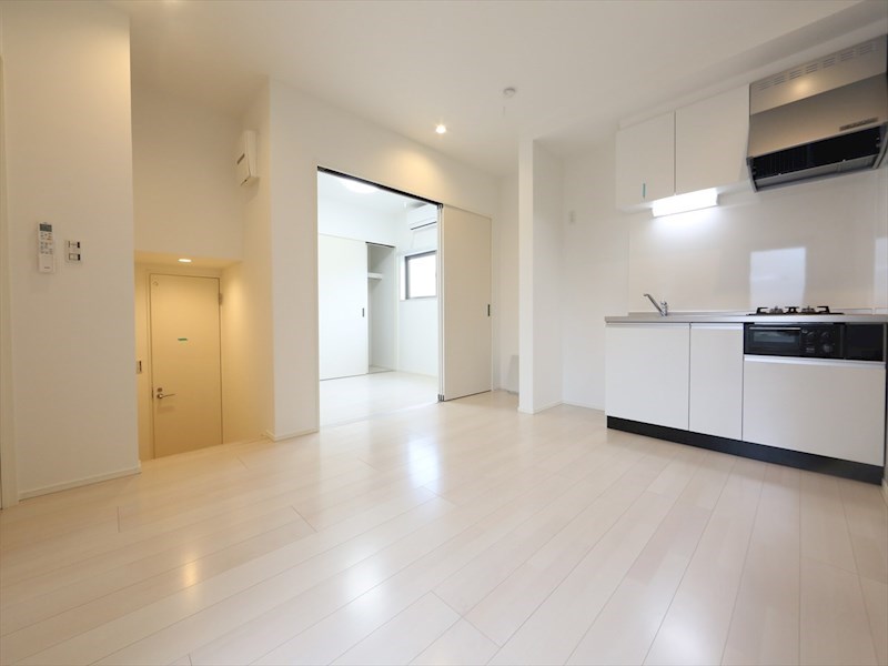 居室・リビング　ＬＤＫ9.9帖　洋室4.1帖　ロフト4.6帖　エアコン2台付