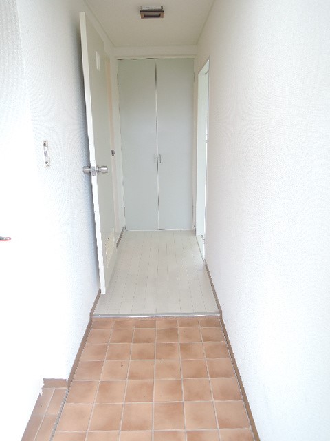 玄関　収納もある玄関です