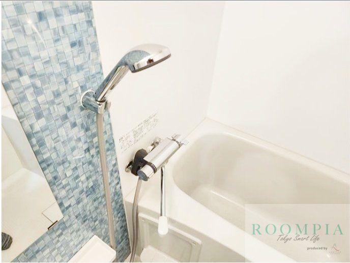 バス・シャワールーム　※同タイプの別のお部屋です。