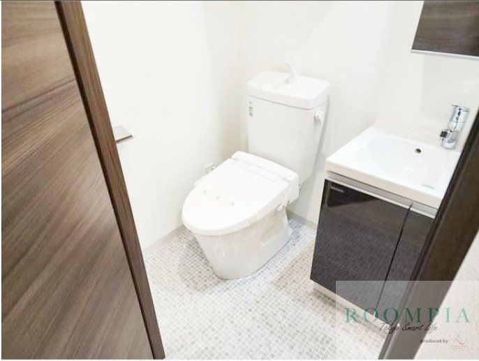 トイレ　※同タイプの別のお部屋です。