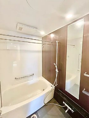 バス・シャワールーム　写真は同タイプ住居です。