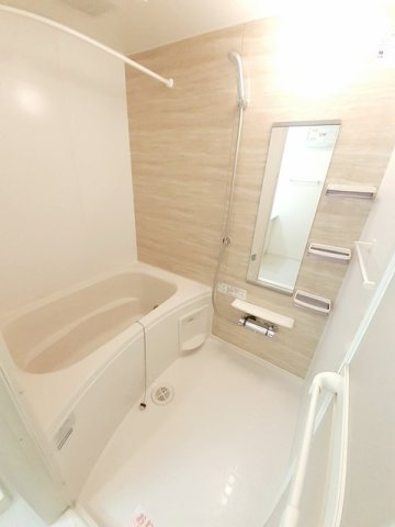 バス・シャワールーム　ゆったり過ごせるお風呂です