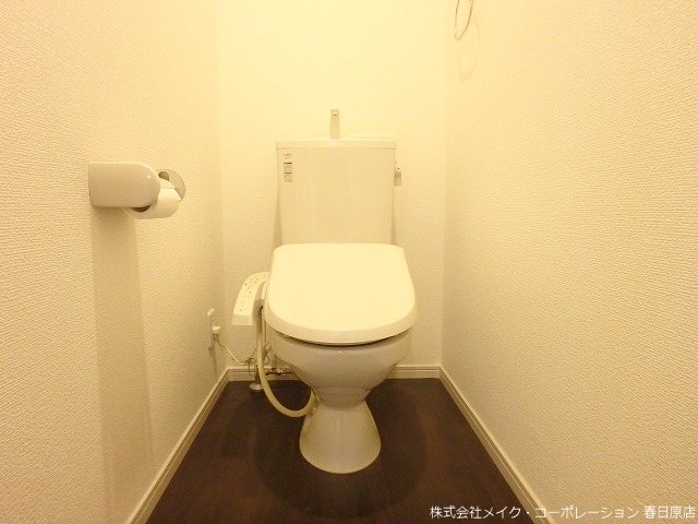 トイレ　写真は同型タイプ