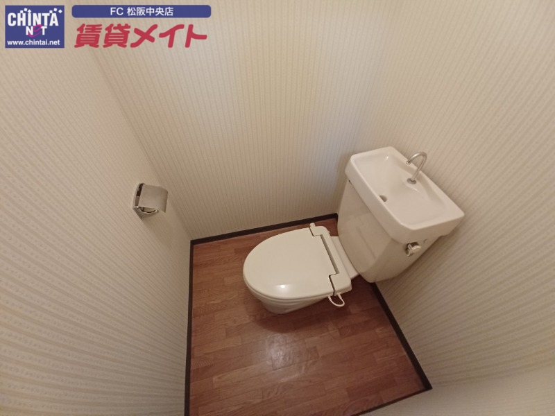 トイレ　同型参考写真