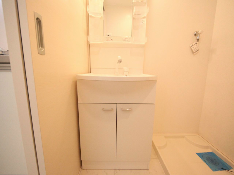 洗面設備　脱衣所　独立洗面台（シャンプードレッサー）洗濯機用意できます