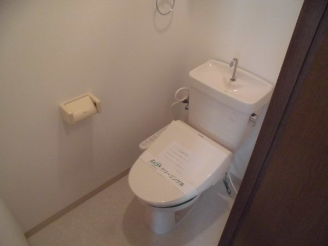 トイレ　温水洗浄便座機能付きトイレ♪