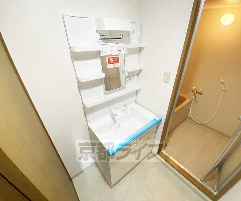 洗面設備　標準的な洗面所です。