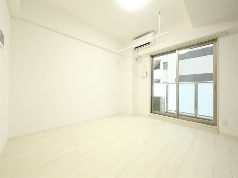 バルコニー　洋室7帖　エアコン完備　バルコニー