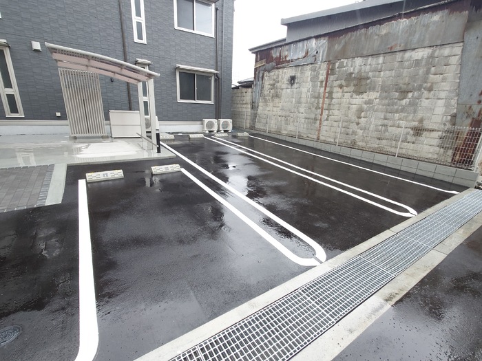 駐車場　車をお持ちの方に嬉しい駐車場付きの物件です