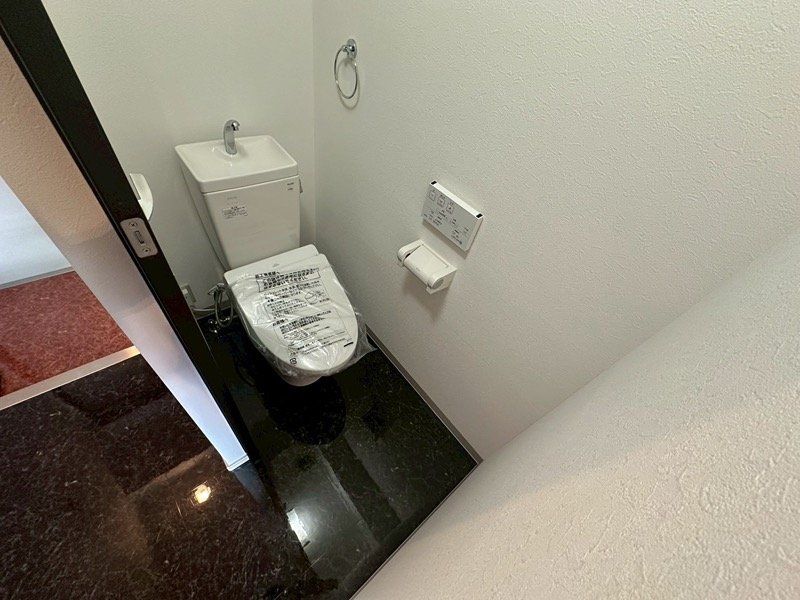 トイレ　トイレ