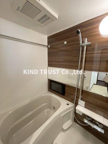 バス・シャワールーム　落ち着いた空間のお風呂です