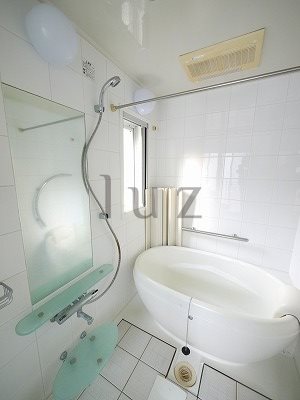 バス・シャワールーム　追い炊き完備のバスルームです！