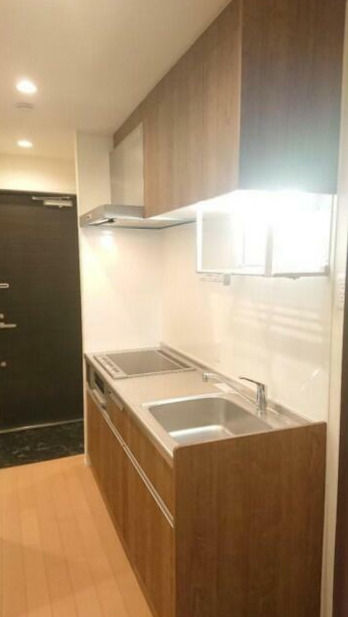 キッチン　3口IHのシステムキッチン