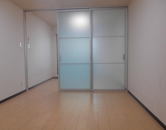 その他部屋・スペース　洋室５．１帖です♪