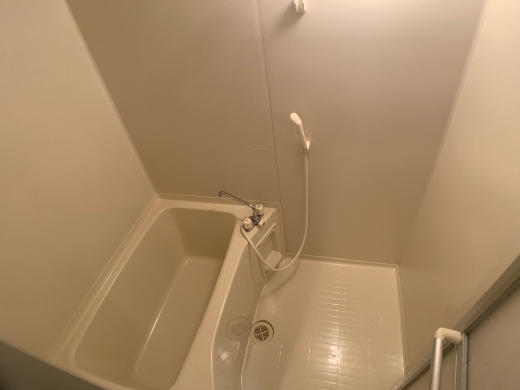 バス・シャワールーム　シンプルで機能的なユニットバスです！