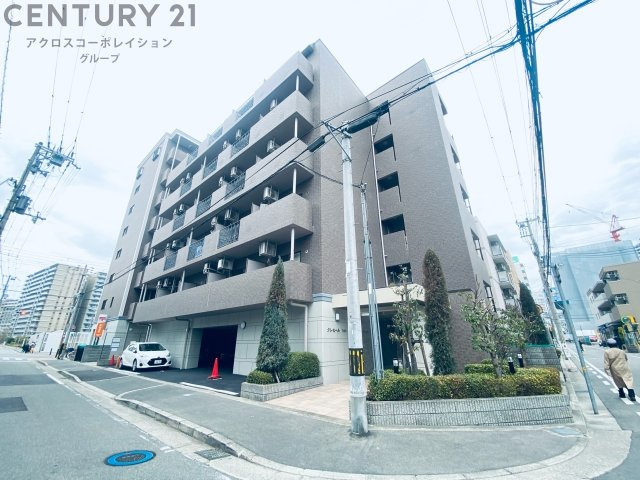 建物外観　オートロックで外部の人間が簡単に出入りできないため安心です。