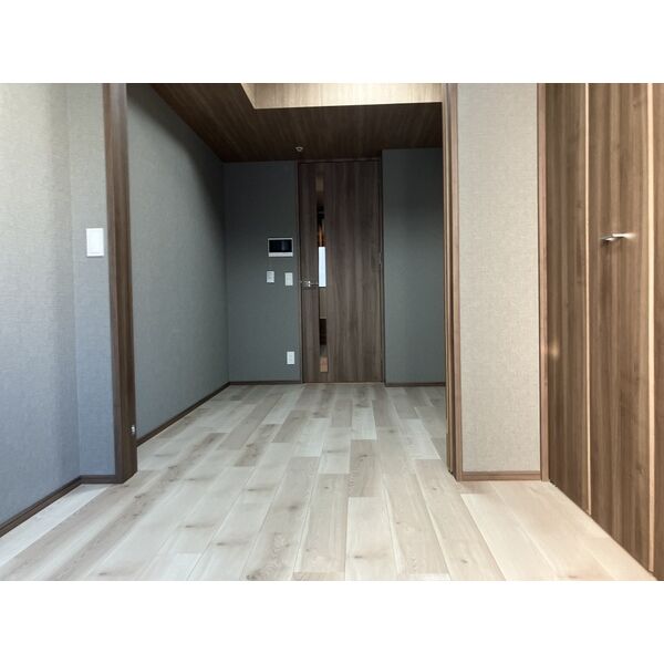 居室・リビング　※別部屋の参考写真、現況優先※