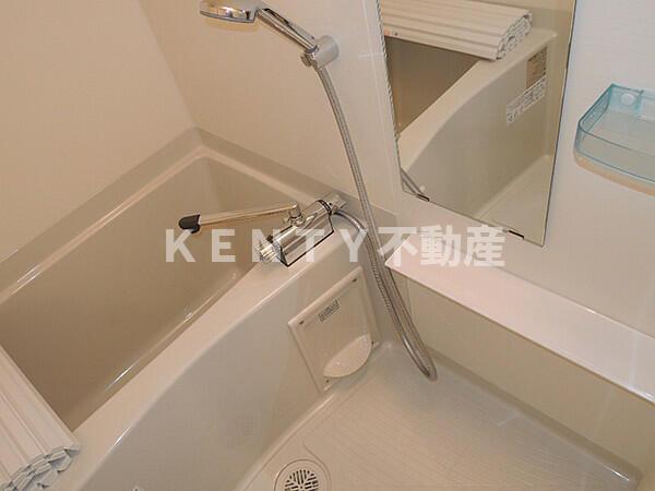 バス・シャワールーム　日々の疲れを癒すお風呂付です