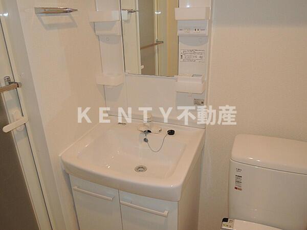 洗面設備　コンパクトで使いやすい洗面所