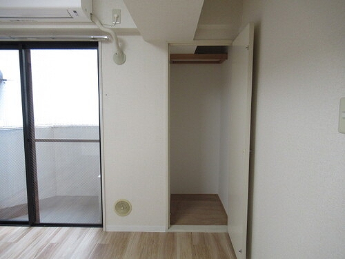 収納　洋室収納