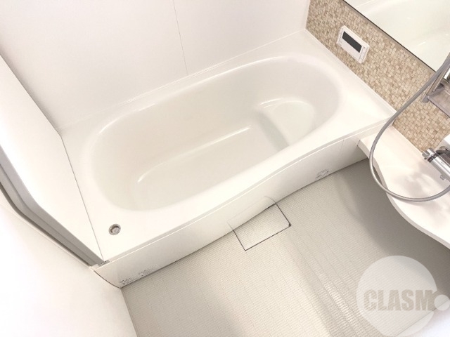 バス・シャワールーム　浴室乾燥機＆追焚機能付広々バスルーム♪