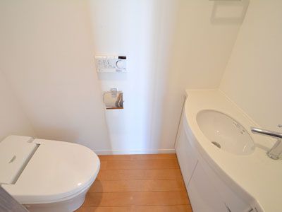 トイレ　※別部屋の参考写真です。