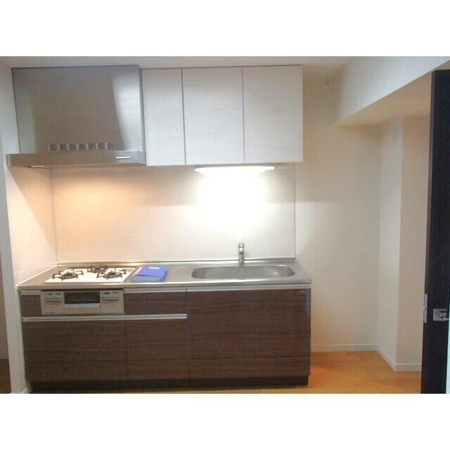 キッチン　３口ガスコンログリルつき